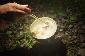 南アルプス深南部で「FREE LIGHT（フリーライト）のオーナー高橋氏」と、 「outdoorstore nero（アウトドアストア・ネロ）のオーナー大武氏」が、 参加してくれる、恒例の夏の大冒険。キレイなヤマトイワナが釣れました。
